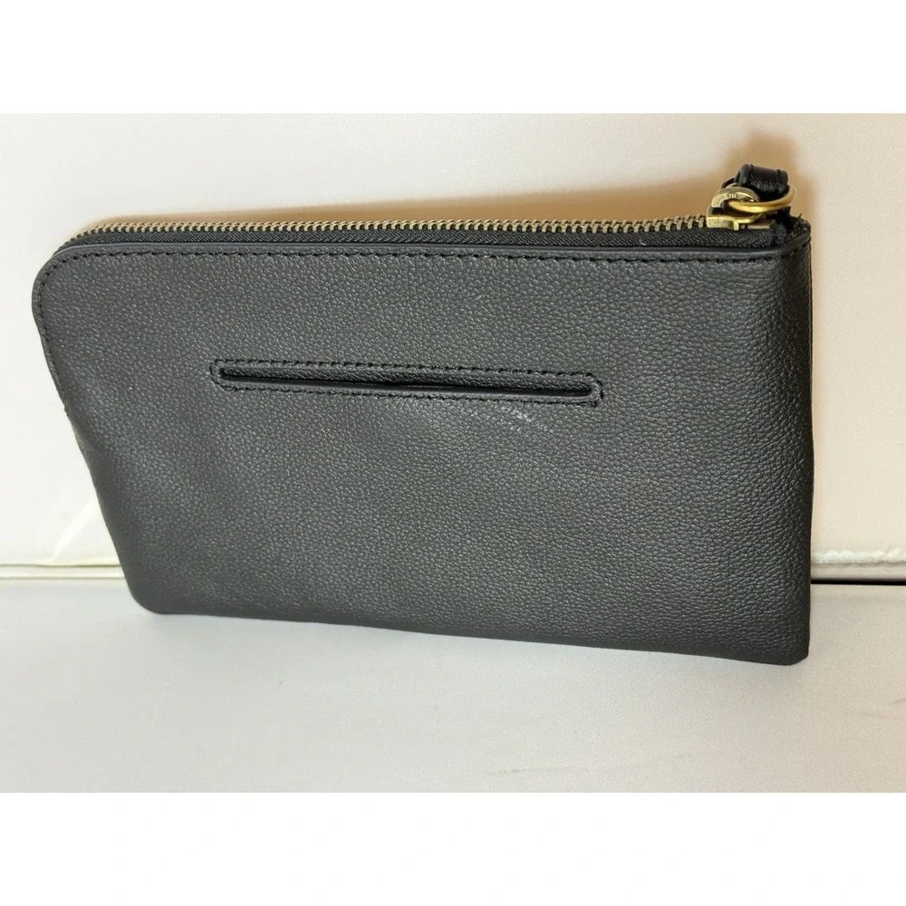Fossil Sofia Leather Wristlet Clutch BlackPebbled  Zip Casual Travel Wedding